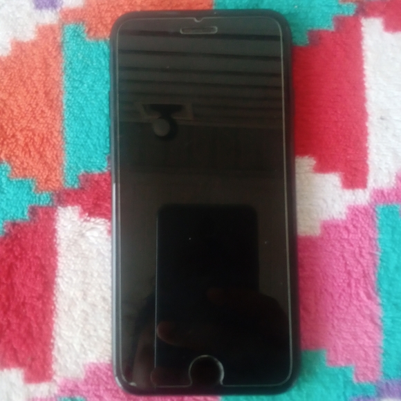 iPhone 7 model A1660 for parts only - Picture 8 of 8